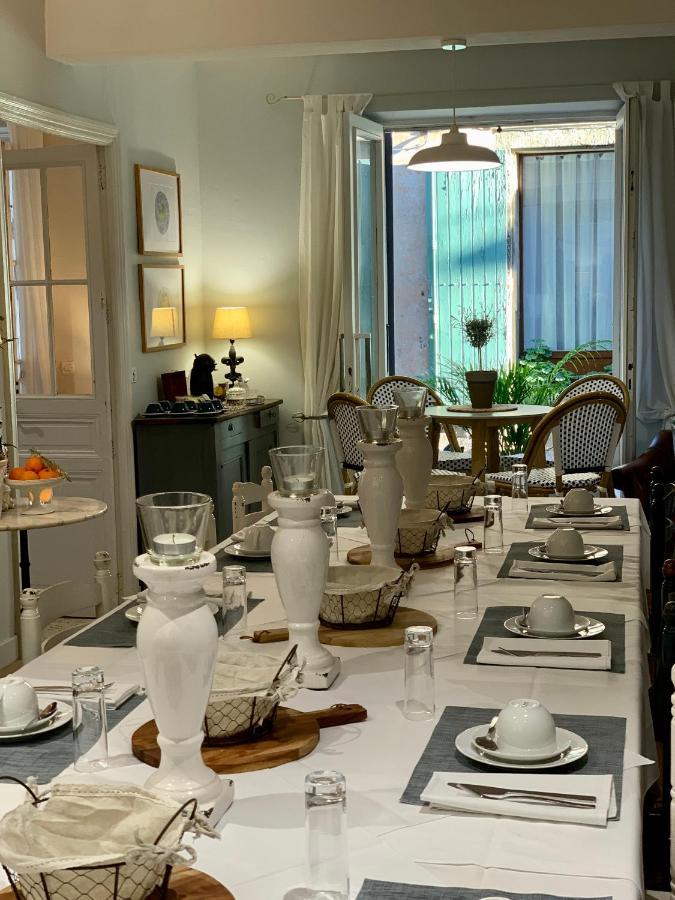Caunes-Minervois L'Ancienne Boulangerie Bed & Breakfast エクステリア 写真