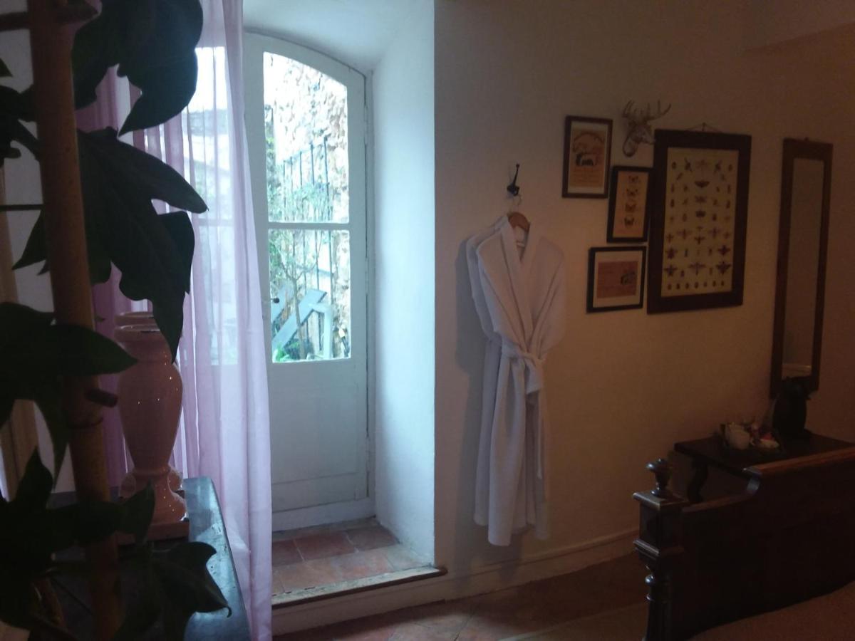 Caunes-Minervois L'Ancienne Boulangerie Bed & Breakfast エクステリア 写真